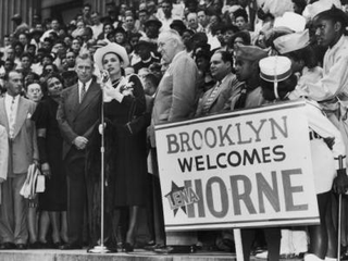 Illustration for article titled Lena Horne's Life in Images